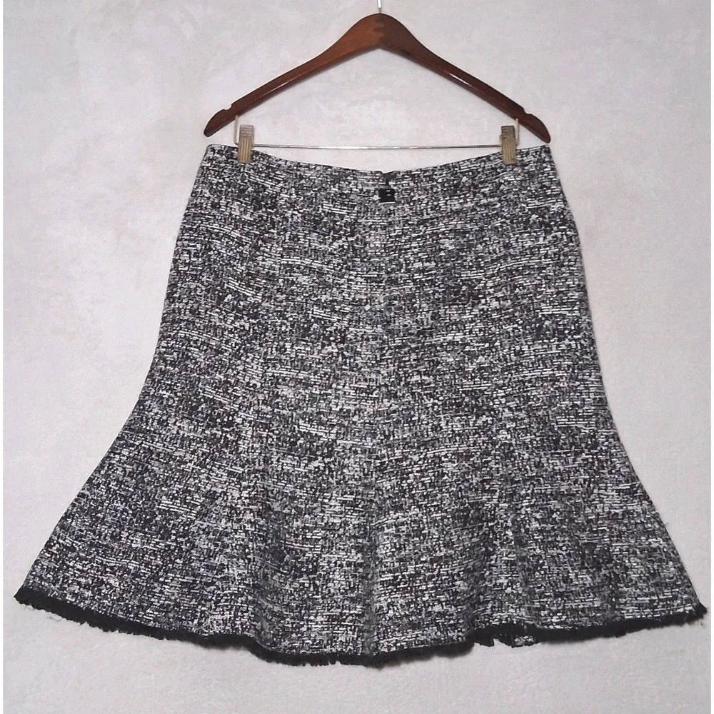 Karl Lagerfeld Paris Tweed Mermaid Eyelash Hem Boucle  Skirt Black White Size 12